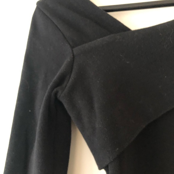 Black stylish Crop Top - Picture 2 of 4